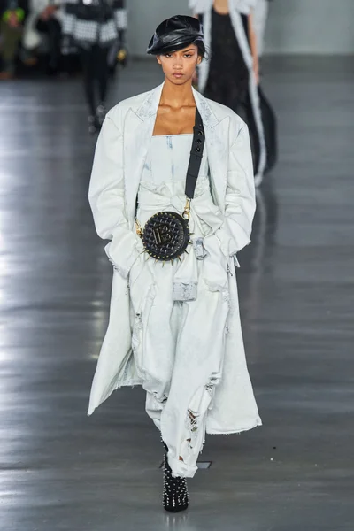 Look 27
